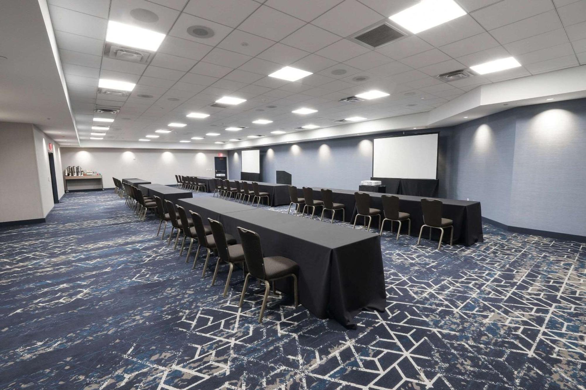 Radisson Plaza Hotel And Suites Kalamazoo Dış mekan fotoğraf