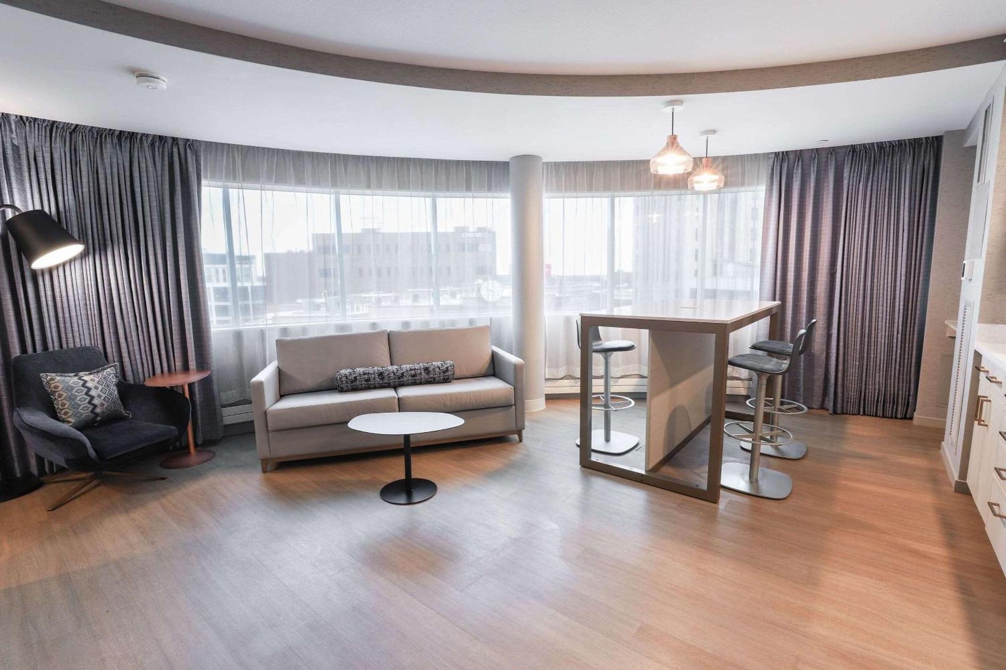 Radisson Plaza Hotel And Suites Kalamazoo Dış mekan fotoğraf