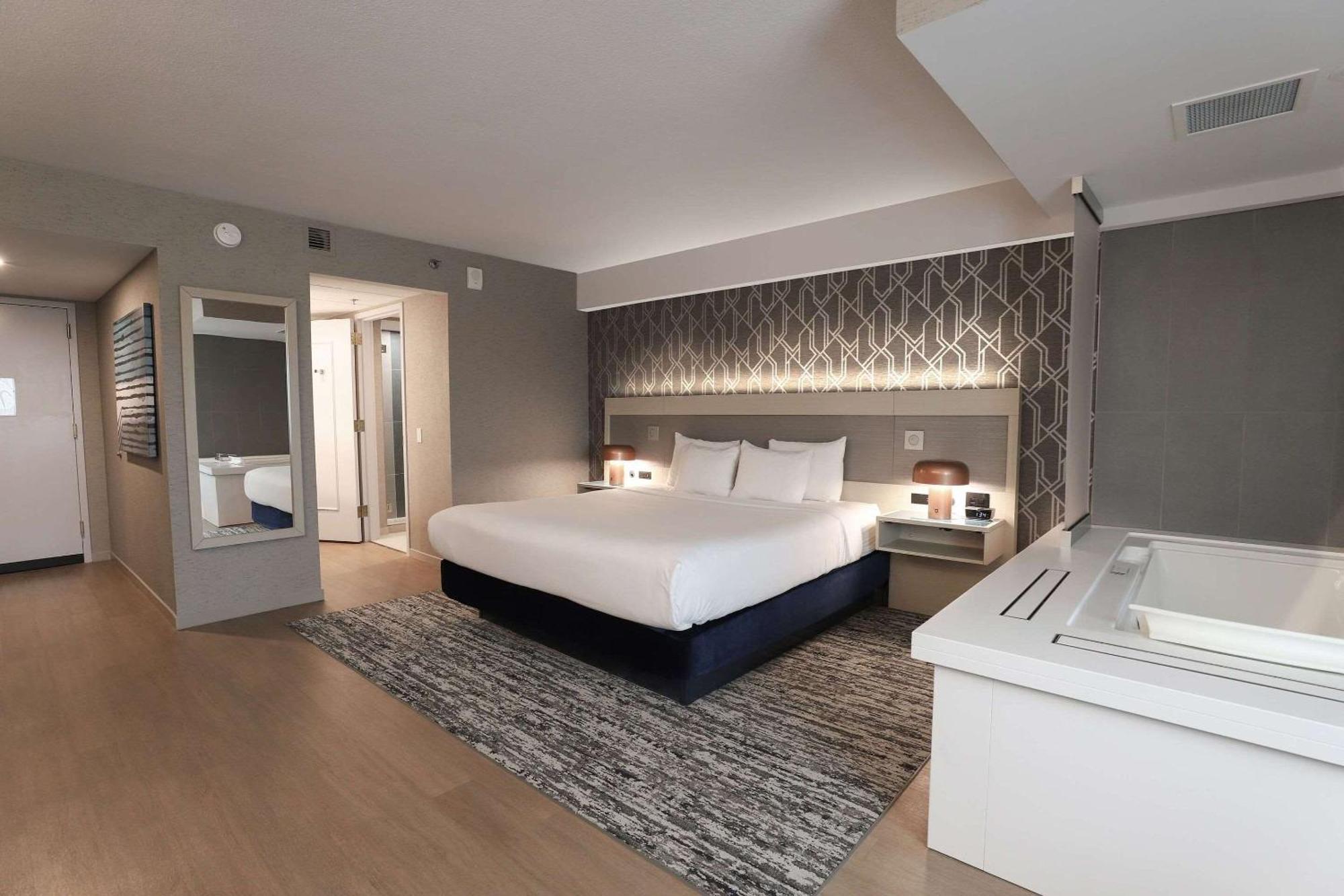 Radisson Plaza Hotel And Suites Kalamazoo Dış mekan fotoğraf