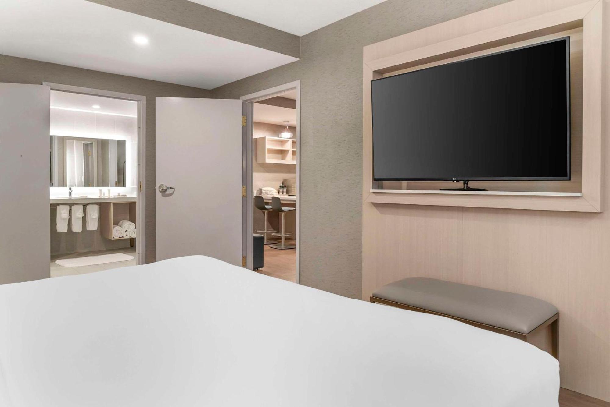 Radisson Plaza Hotel And Suites Kalamazoo Dış mekan fotoğraf